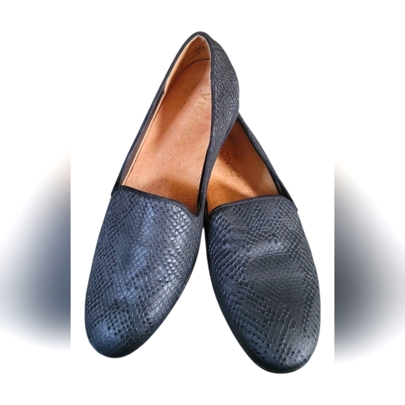 Vionic Willa II Women's Slip On Black Metal Snakeskin Flats Loafers Size 5 - Picture 1 of 8